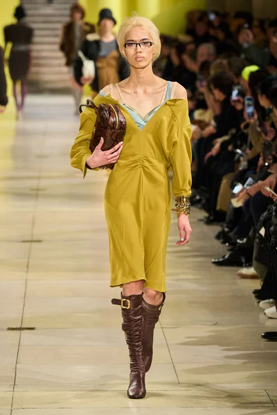 Look 57